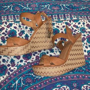 Black Poppy heels... Women’s Size 9...